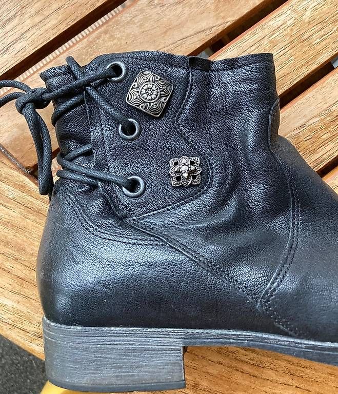 Damenschuhe: Winter Stiefeletten – Gebraucht aus Winterthur von Floraundfauna 2