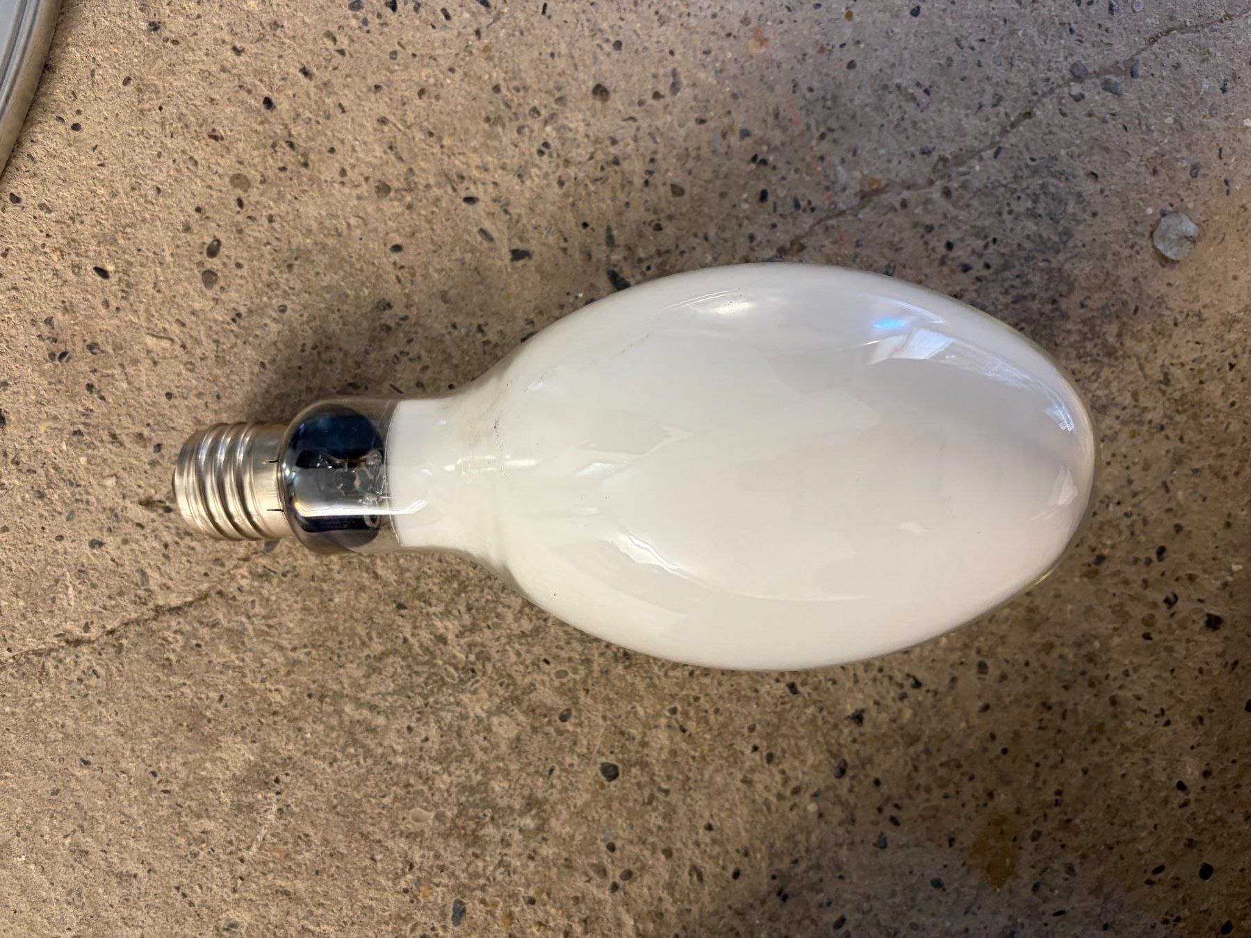 Lampade: Grosse Industrielampen Aluminium – Usato da Biberist venduto da linlu 2