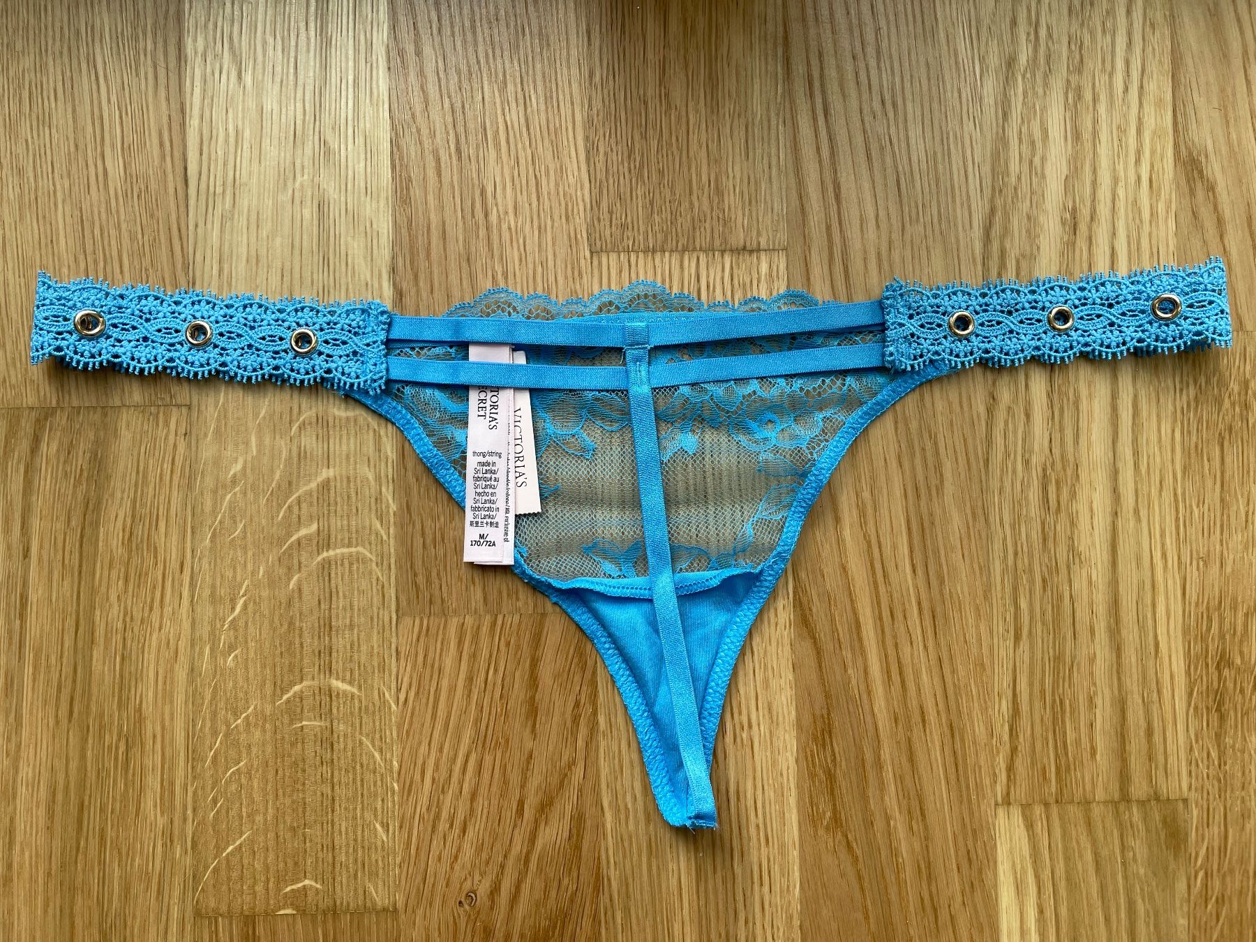 Victoria's Secret Altra biancheria intima: Victoria’s Secret Double V-String Thong M NEW – Nuovo e nell'imballaggio originale da Dübendorf venduto da VSAngel 4