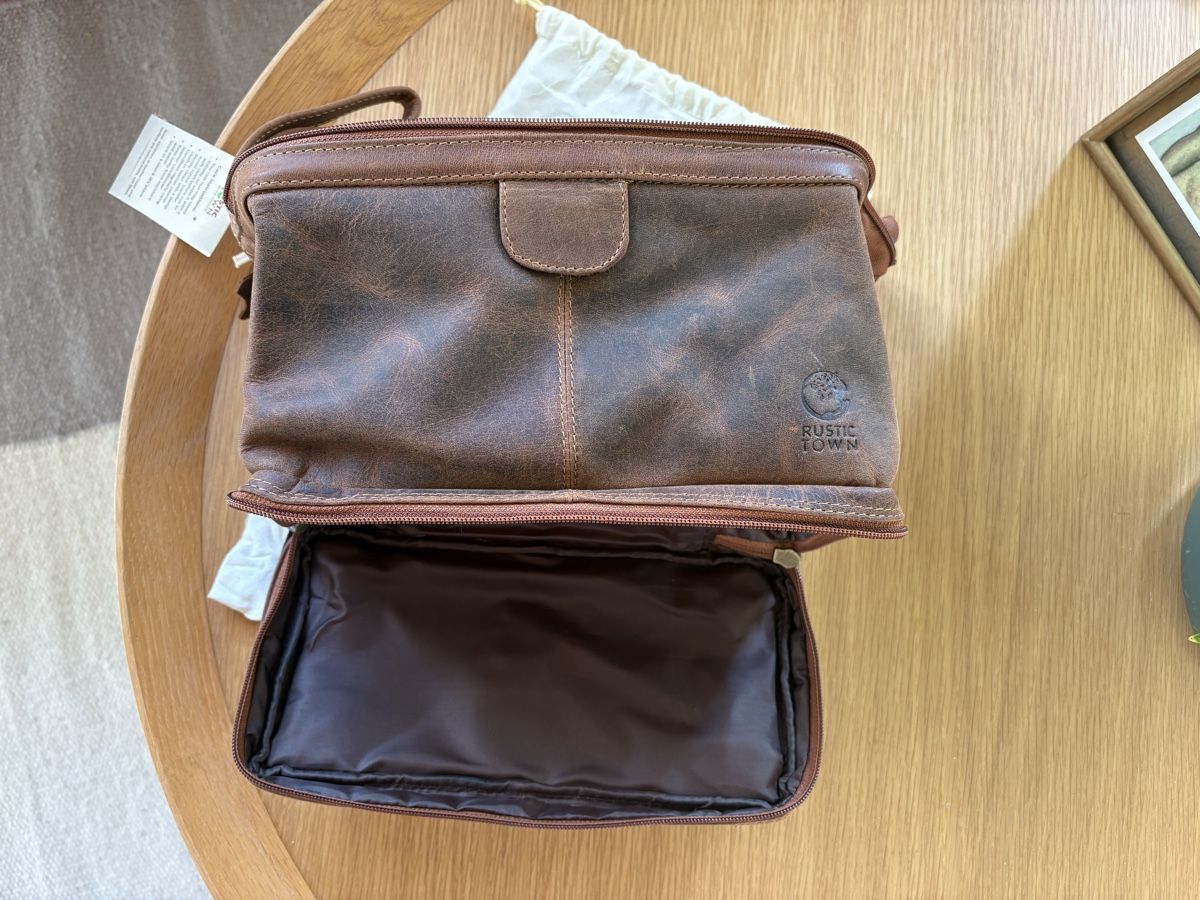 Custodie per cosmetici: Rustic Town Toilet bag Leder – Nuovo e nell'imballaggio originale da Obermumpf venduto da kevinsells 3