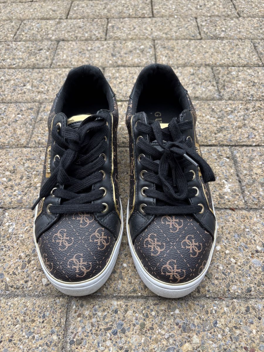 Guess Chaussures femmes: Guess Sneaker Damen braun – Neuf (Voir description) à Hendschiken par besusu