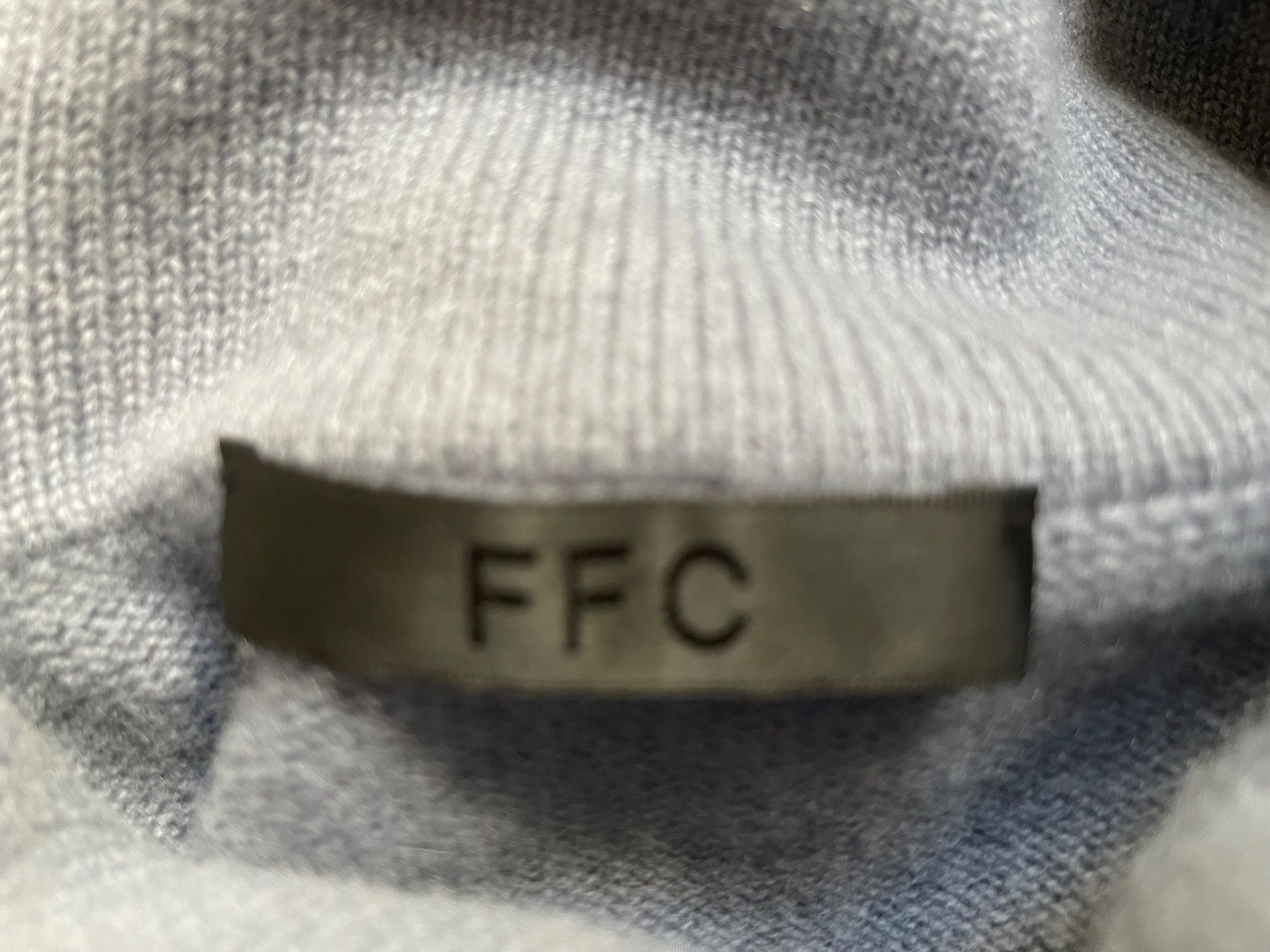 Maglioni & Felpe: FFC Cashmere Rollkragenpullover – Usato da Sachseln venduto da Guguiseli 1