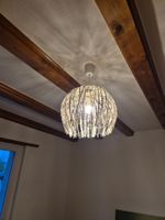 2 verschiedene Hängeleuchten für ein gemütliches Ambiente