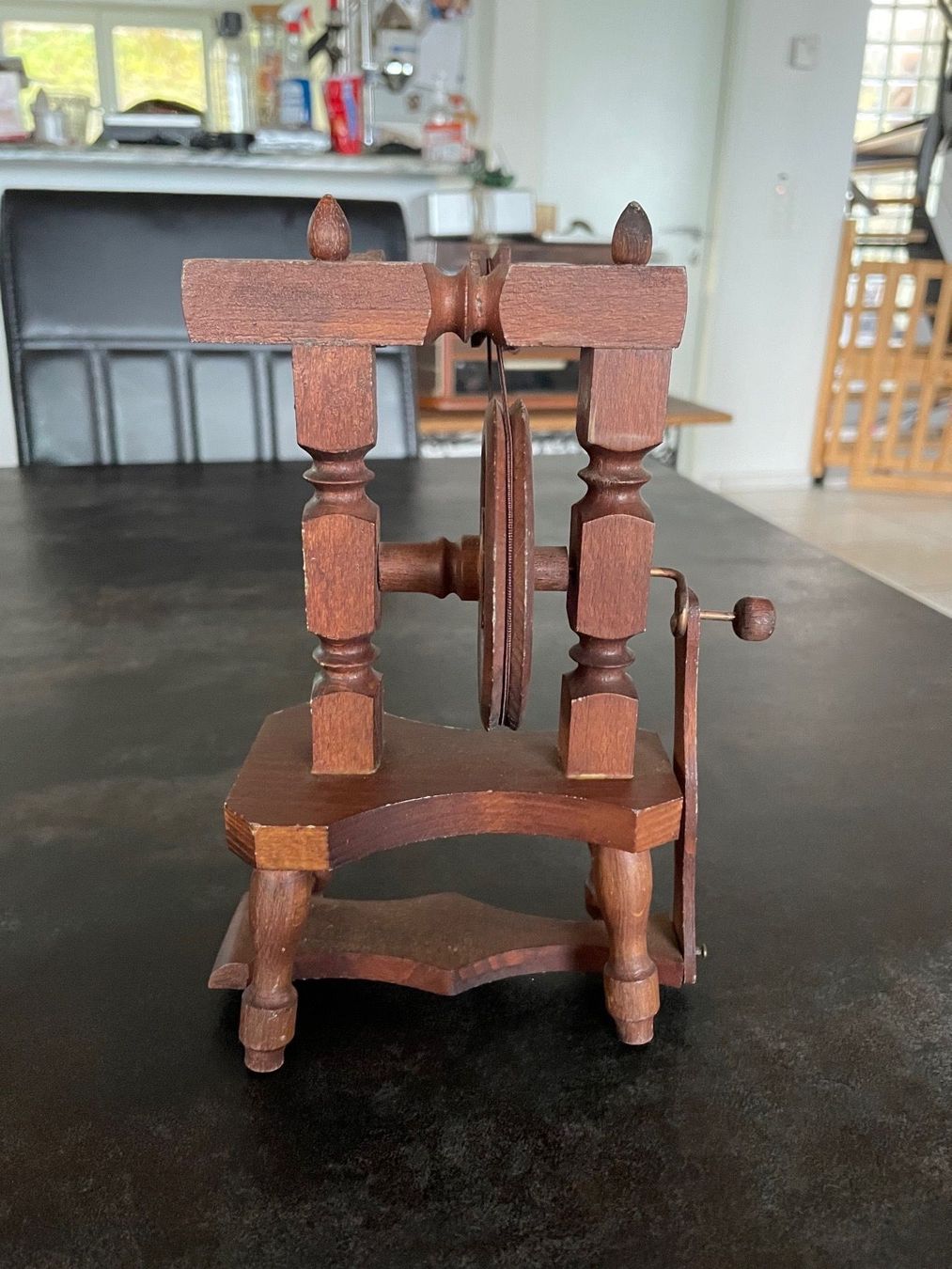 Ruote per filare: Rouet Mini en Bois – Usato da Vallamand venduto da Bricbracbroc82 1