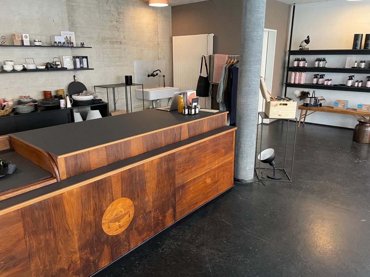 Allestimento di negozi e stand fieristici: Theke/Apothekerschrank/Buffet – Usato da Schwyz venduto da Vanquish0007 4