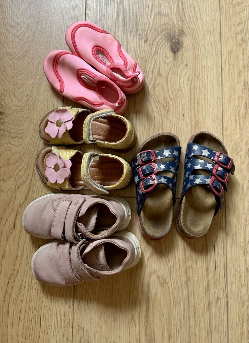 Scarpe per ragazzi: Kinder Schuhe Gr. 24 – Usato da Zürich venduto da Lena.17