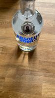 Absolut Vodka 0.7 L + 6 Red Bull (Abgabe nur an Erwachsene)