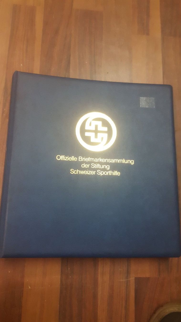 Tutti i francobolli: Schweizer Sporthilfe Briefmarken Band 2 – Nuovo e nell'imballaggio originale da Neuenegg venduto da muenzenweber-ch