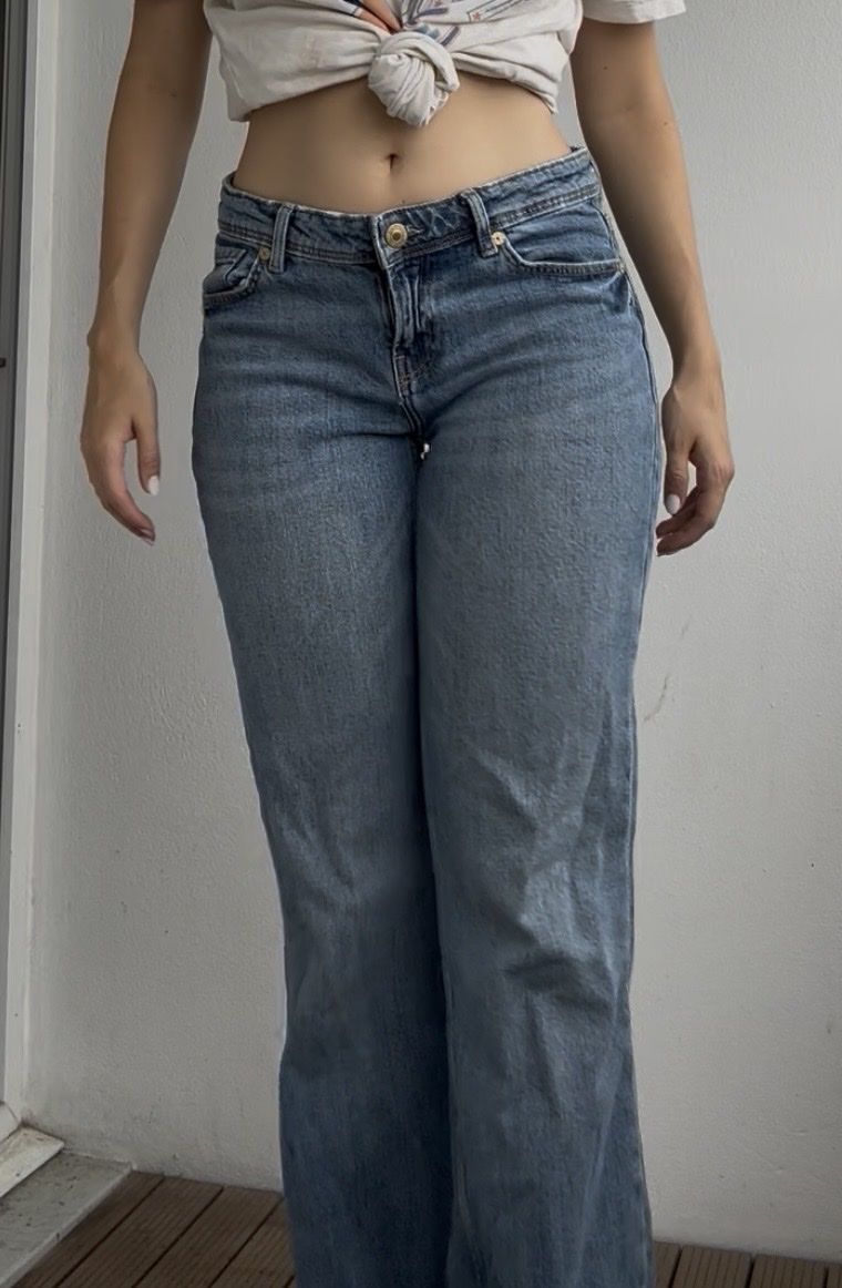 Bershka Jeans: Bershka Pantalons Jeans – Nuovo (secondo la descrizione) da Hauterive NE venduto da ric_cx8j