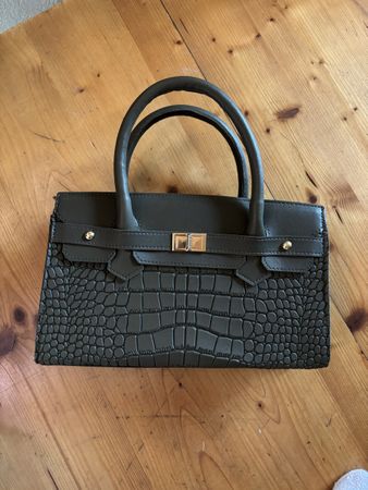 Handtasche grün Kroko-Optik mit wechselbarem Gurt neu