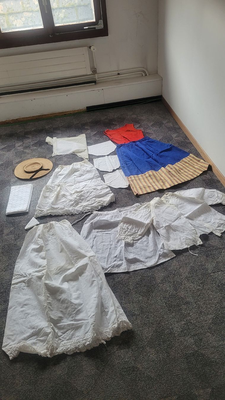 Costumi: Alte Kindertracht – Usato da Langnau i. E. venduto da suedae11