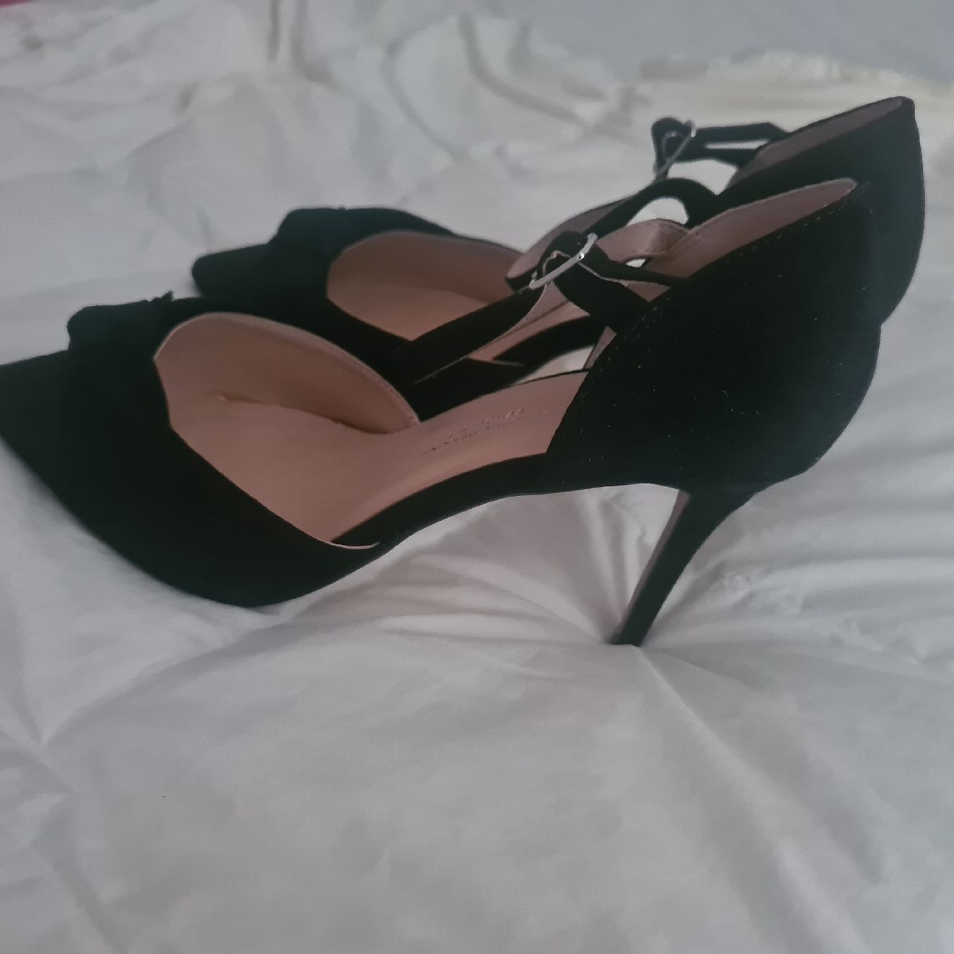 Chaussures femmes: Absatzschuh Gr. 7 entspricht einer 38 – D'occasion à Steinen par turbogeiss99