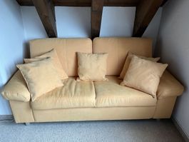 Sofa, super Zustand, Microfaserbezug, gelb, abwaschbar.