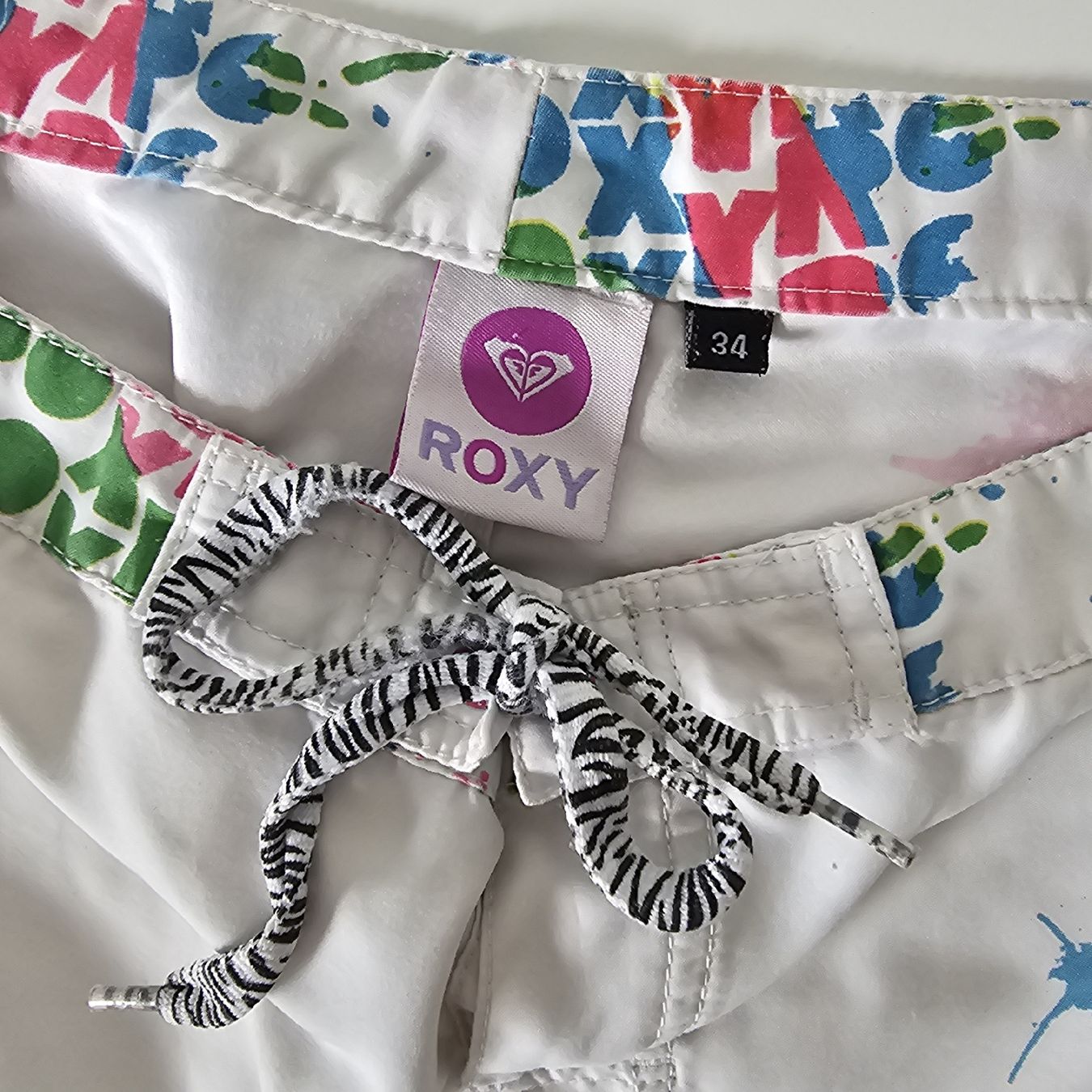 Hosen: Roxy Boardshorts white patterned size 34  – Gebraucht aus Matten b. Interl von Vanilla8 3