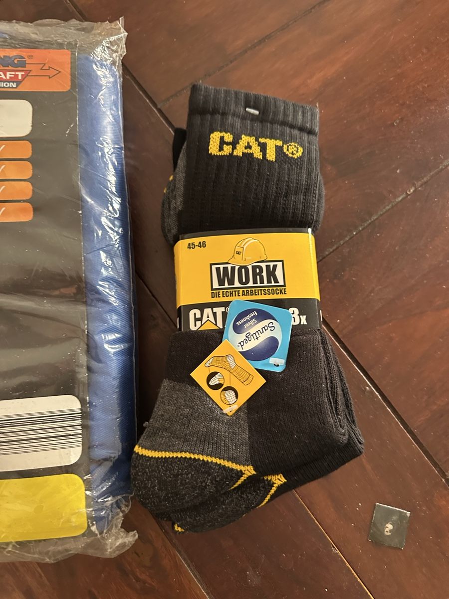 Kleiderpakete: Arbeits Overall 56 plus Socken  – Neu (gemäss Beschreibung) aus Bern von womiman 2