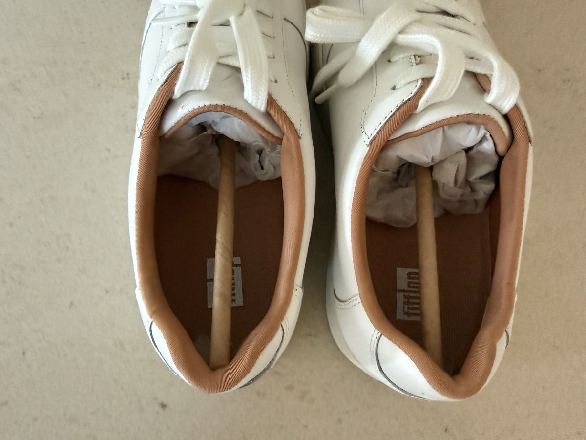 Scarpe da donna: Leder Turnschuhe VON FitFlop – Nuovo (secondo la descrizione) da Meilen venduto da Vtamara 1