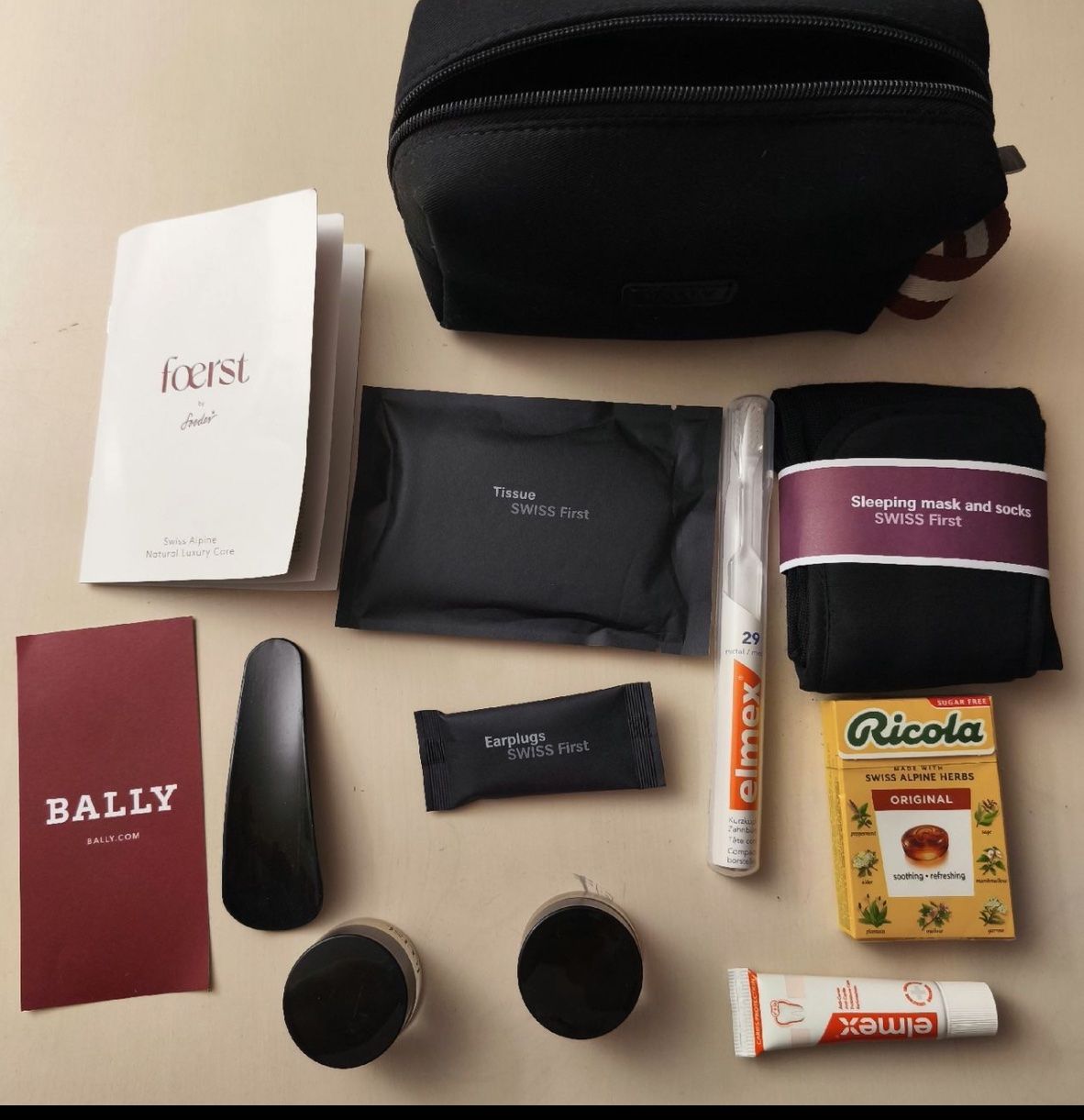 Bally Custodie per cosmetici: SWISS First Class Amenity Kit – Nuovo (secondo la descrizione) da Winterthur venduto da Str-11 1