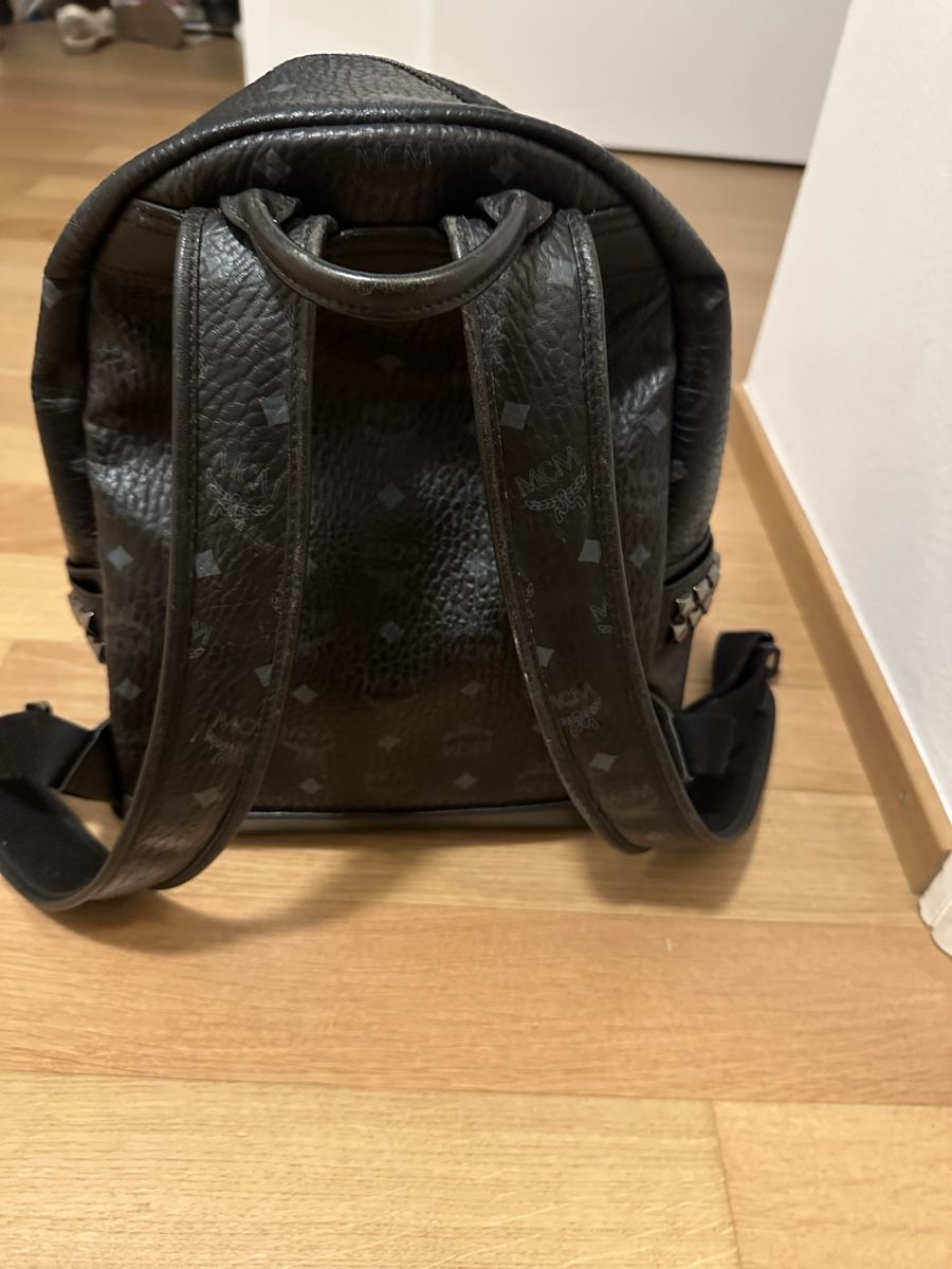 Mcm Zaini: MCM Stark Backpack Small – Schwarz – Usato da Basel venduto da mic_d8s7 1