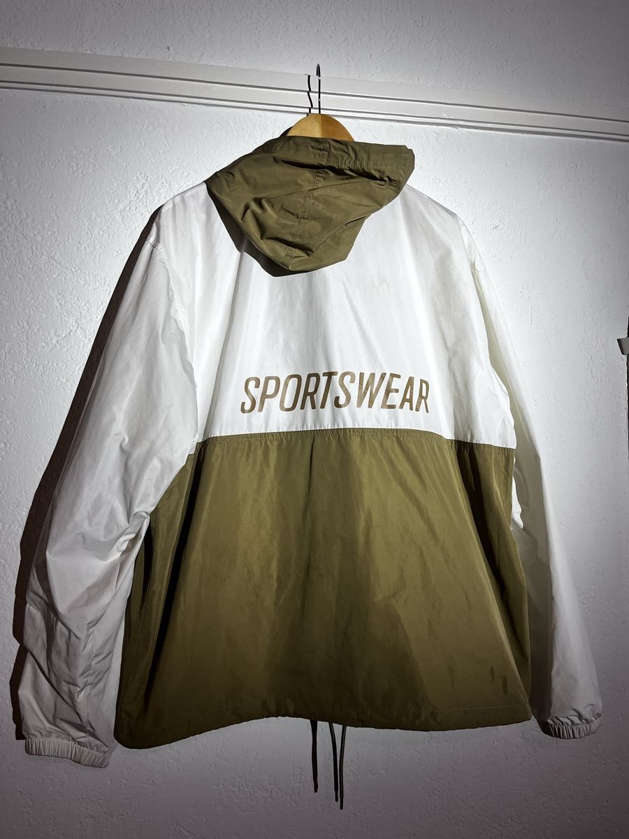 Nike Giacche: Veste imperméable Nike – Usato da Lausanne venduto da ell_y6j2 1