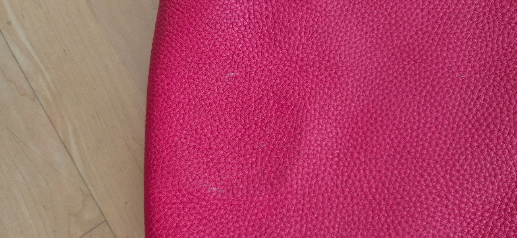 Aigner Taschen für Damen: TOP-ANGEBOT: Aigner-Tasche rot – Gebraucht aus Chur von lumerina 5