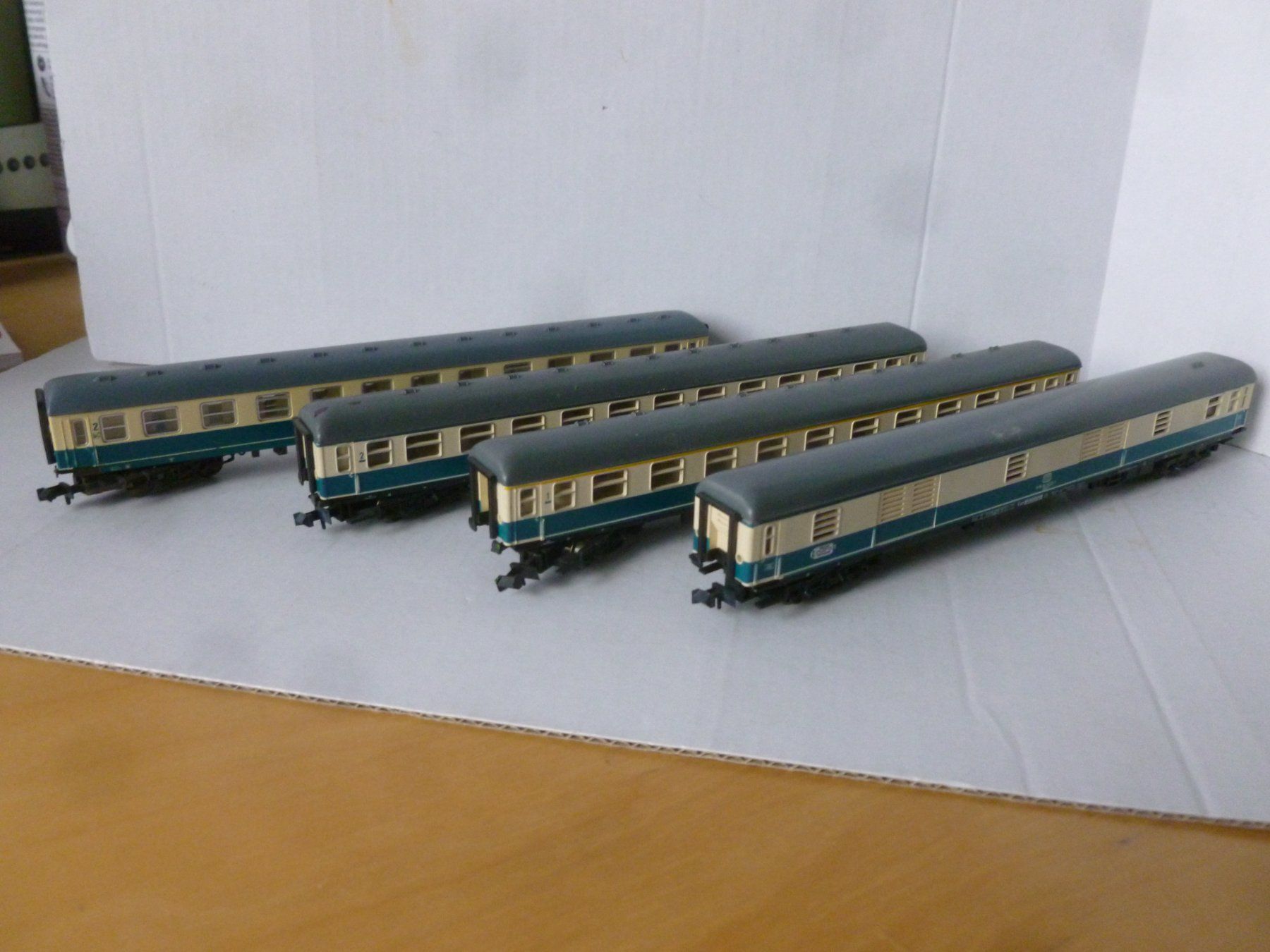 Trix Modellini di ferrovie: Minitrix Schnellzug 70er – Usato da Bubikon venduto da Br103er