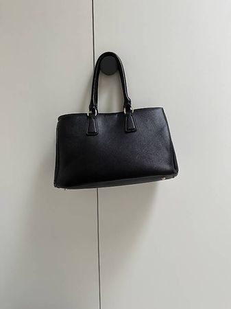 schwarze Tasche