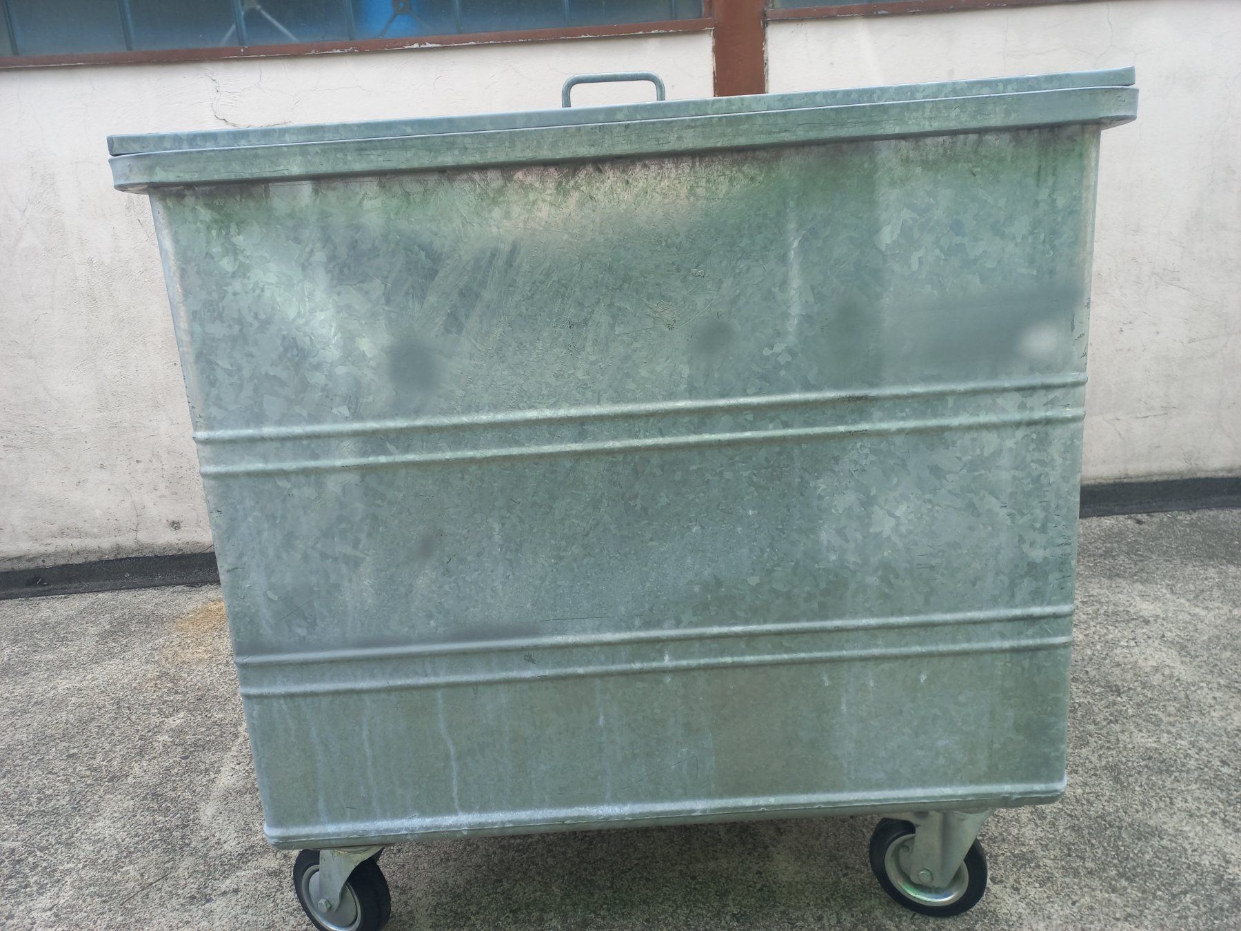 Autres articles bureau & commerces: Abfallcontainer Kehrichtcontainer Müllcontainer Container 1 – D'occasion à DULLIKEN par Lerchclassicdulliken 2