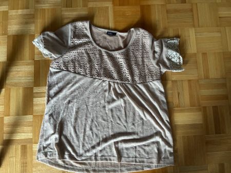 Damen T-Shirt mit Spitze beige gebraucht guter Zustand