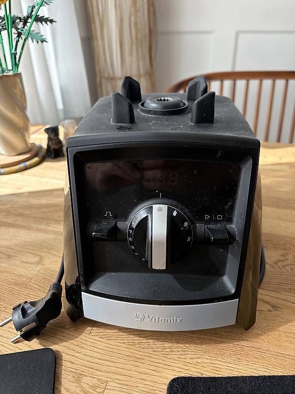 Elettrodomestici da cucina: Vitamix mit viel Zubehör  – Usato da St. Gallen venduto da chr_83
