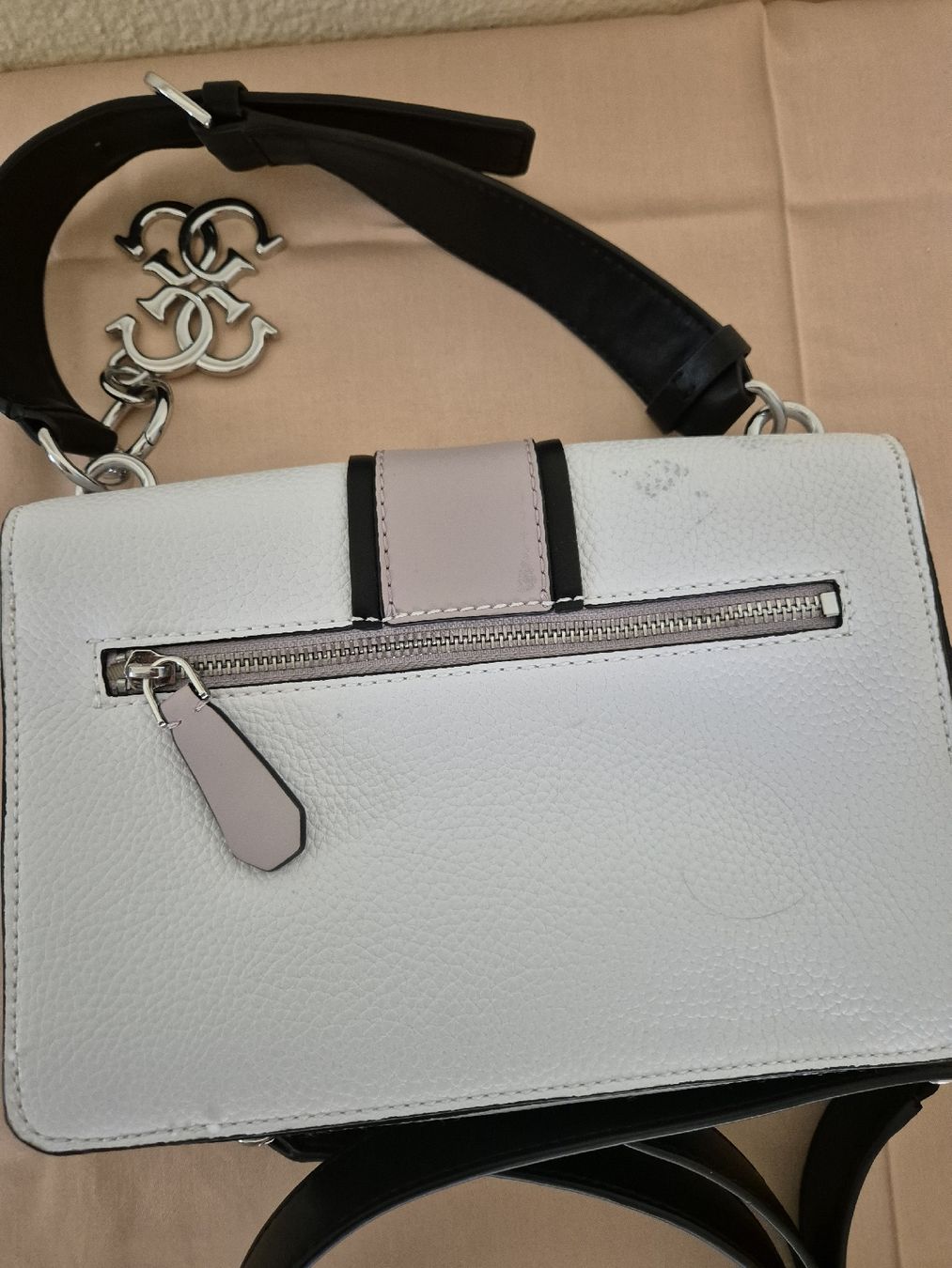 Guess Borse da donna: Handtasche Guess weiss schwarz – Usato da Eschlikon TG venduto da zuzanka80 4