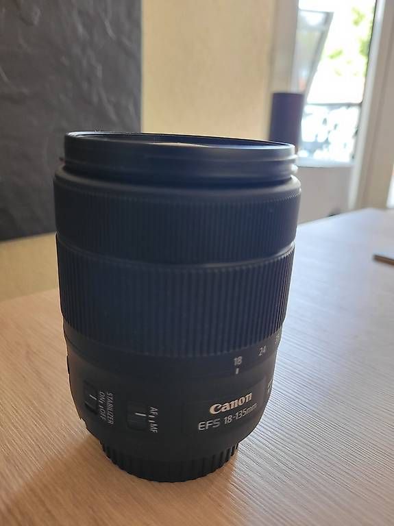 Canon Objectifs: Objectif CANON EFS 18-135mm – D'occasion à Schmitten FR par blaiseg