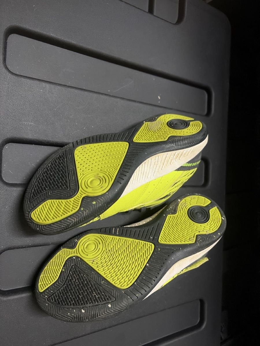 Scarpe per ragazzi: Gebrauchte Turnschuhe, ca Grösse 31 – Usato da Granges-Paccot venduto da Fwaeber 2