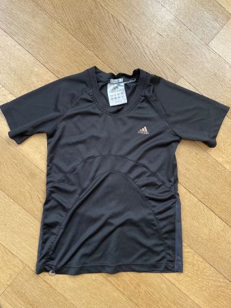 Adidas Shirt, 140 (sehr klein geschnitten)