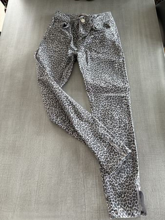 Coole Leo-Print Jeans mit Reissverschluss  Gr. 34