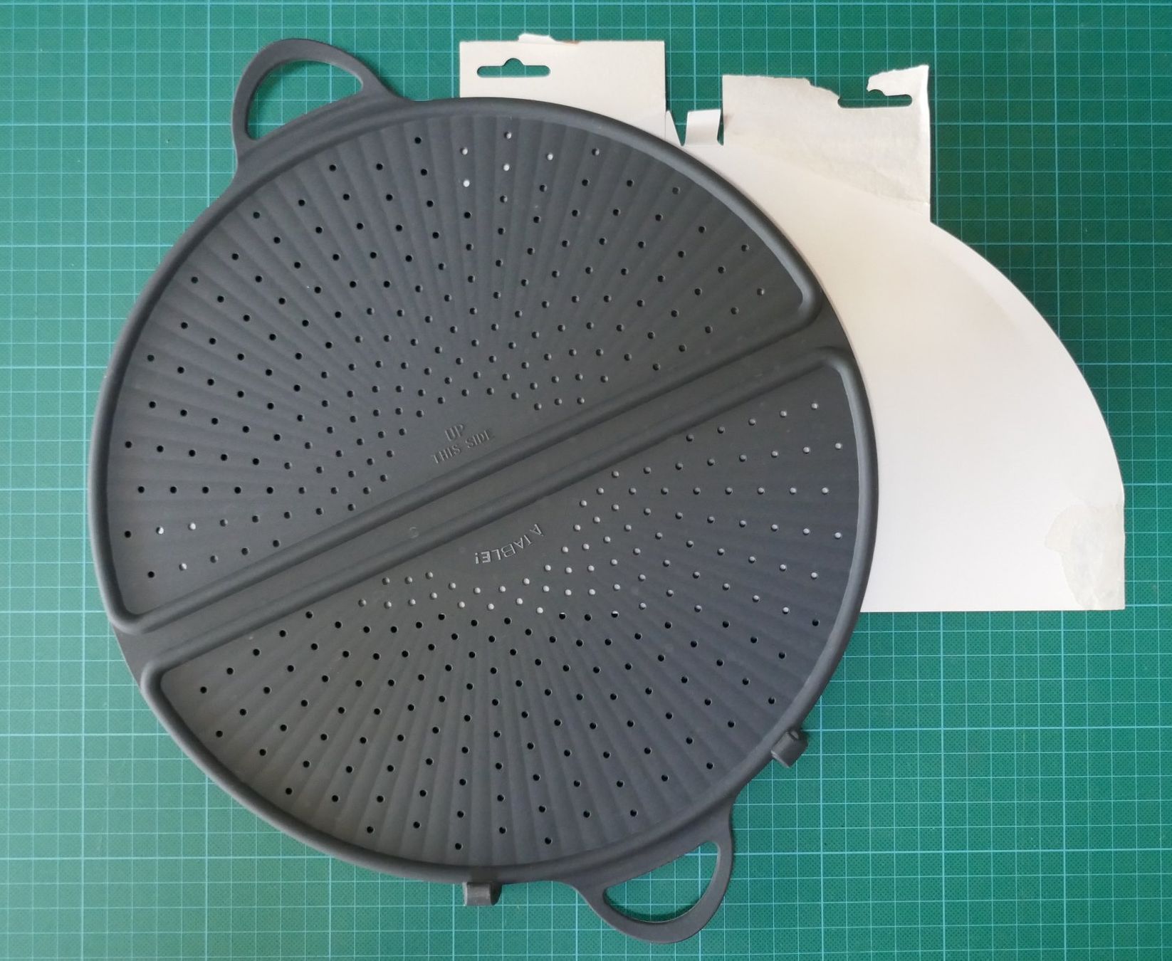 Appareils de cuisine: Spritzschutz . À Table! . Silikon . faltbar . 32 cm – Neuf avec emballage d'origine à Zollikofen par Willmac 2