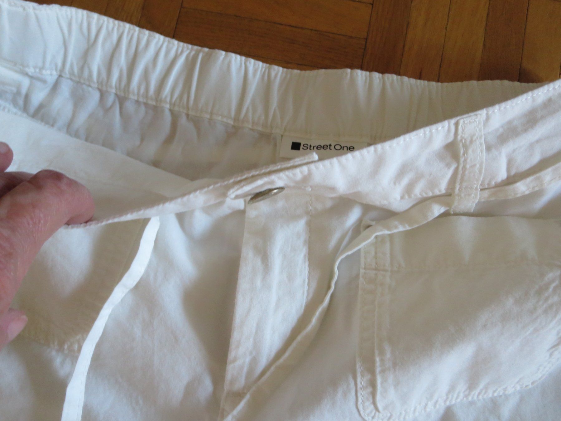 Hosen: Neue Weisse Damen Sommer-Hose /Gr. 40 – Gebraucht aus Wallisellen von Arvenstube 1