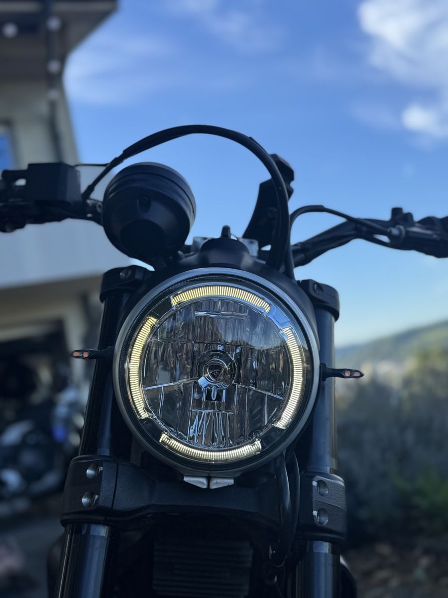 Strada: Ducati Scrambler 800 Full Throttle, Schwarz Matt – Usato da Winterthur venduto da Mulaa 6