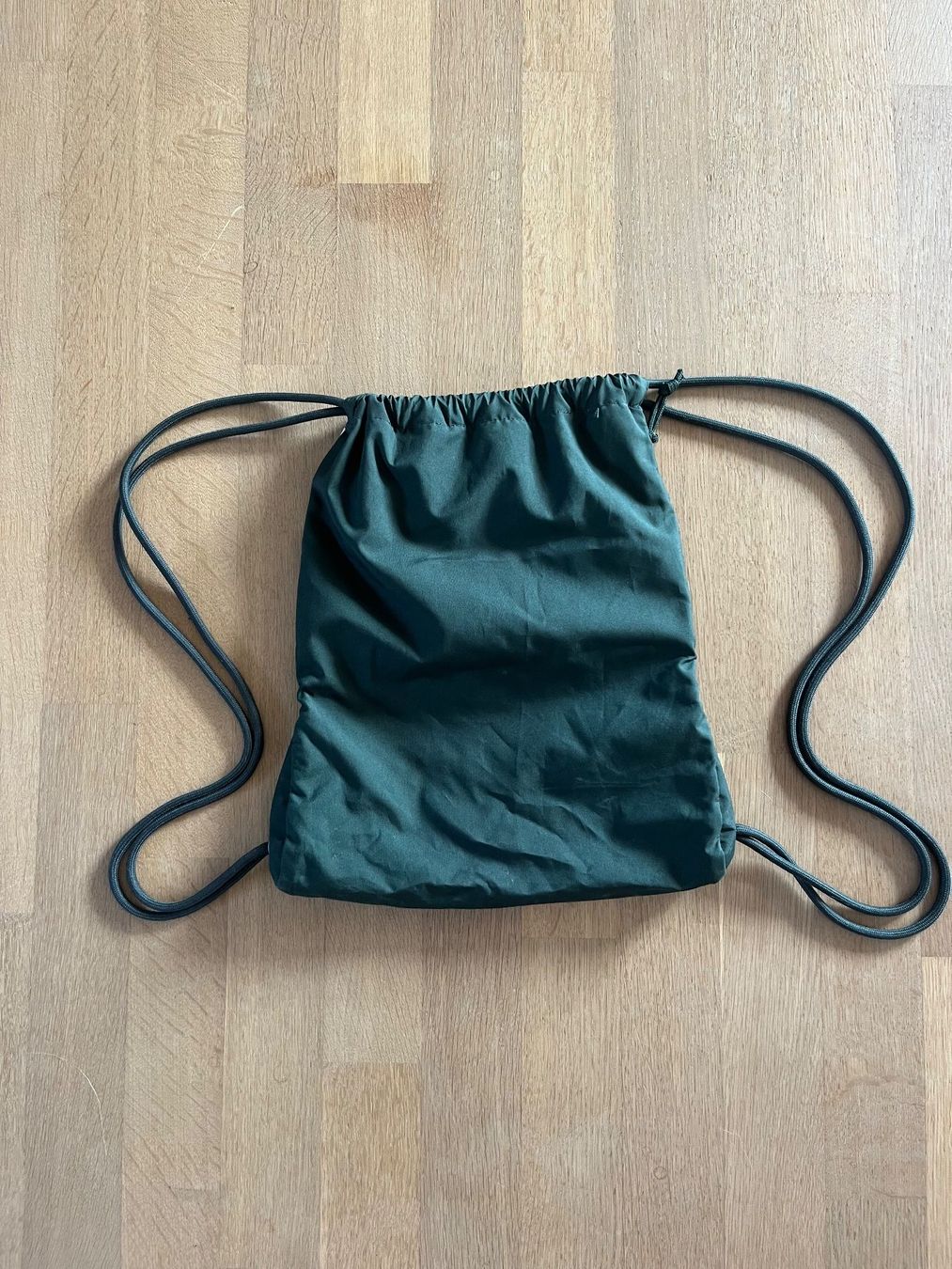 Nike Zaini: Nike Rucksack/Turntasche drawstring backpack dunkel grün – Usato da Laupen BE venduto da lee_ym6v 1