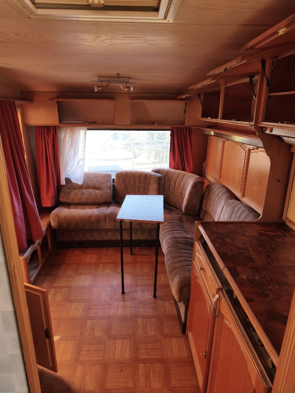 Tabbert Véhicules de camping: Caravane Tabbert 515 – Défectueux à Randogne par xbe_8yvp 2