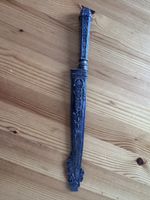 Couteau ancien décoré avec fourreau et mesure de 32cm