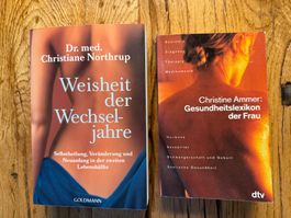 Zwei Gesundheitsbücher für Frauen gebraucht guter Zustand