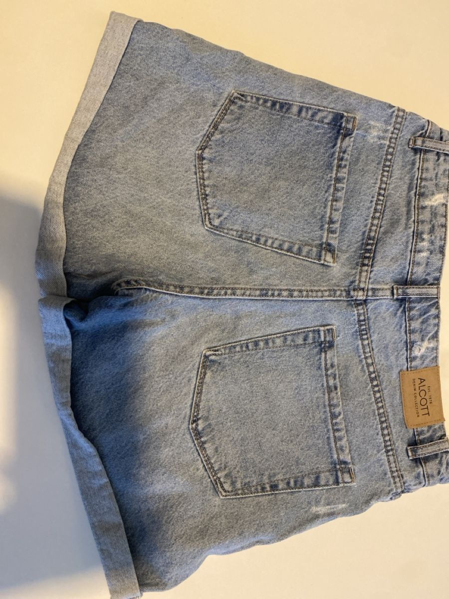 Jeans: Alcott Jeans Shorts Eu 36 – Usato da Jona venduto da sarasaftladen 1