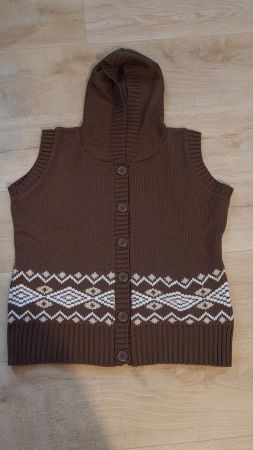 Gilet / Weste mit Kapuze ärmellos im Stricklook Grösse 44/46