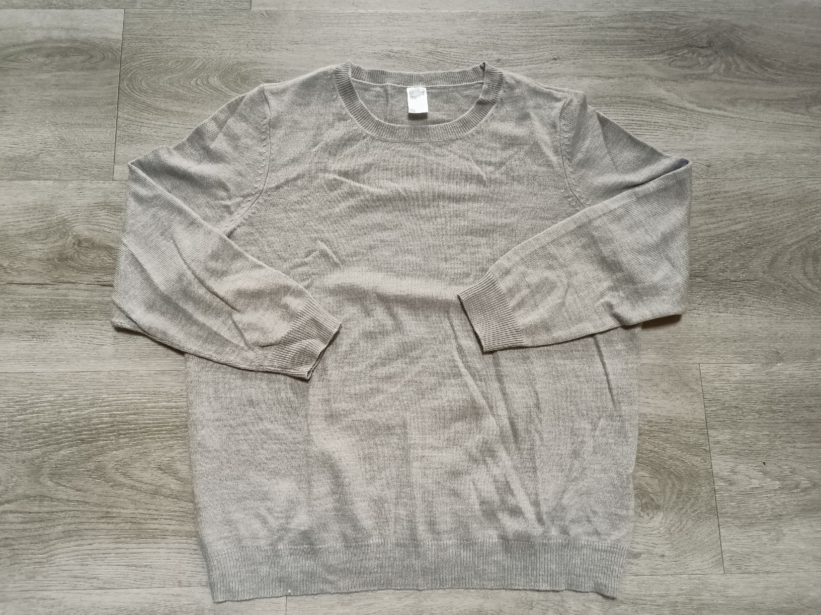 Pullover & Sweatshirts: Grauer Pullover 44 – Gebraucht aus Bätterkinden von Elefantenzoo