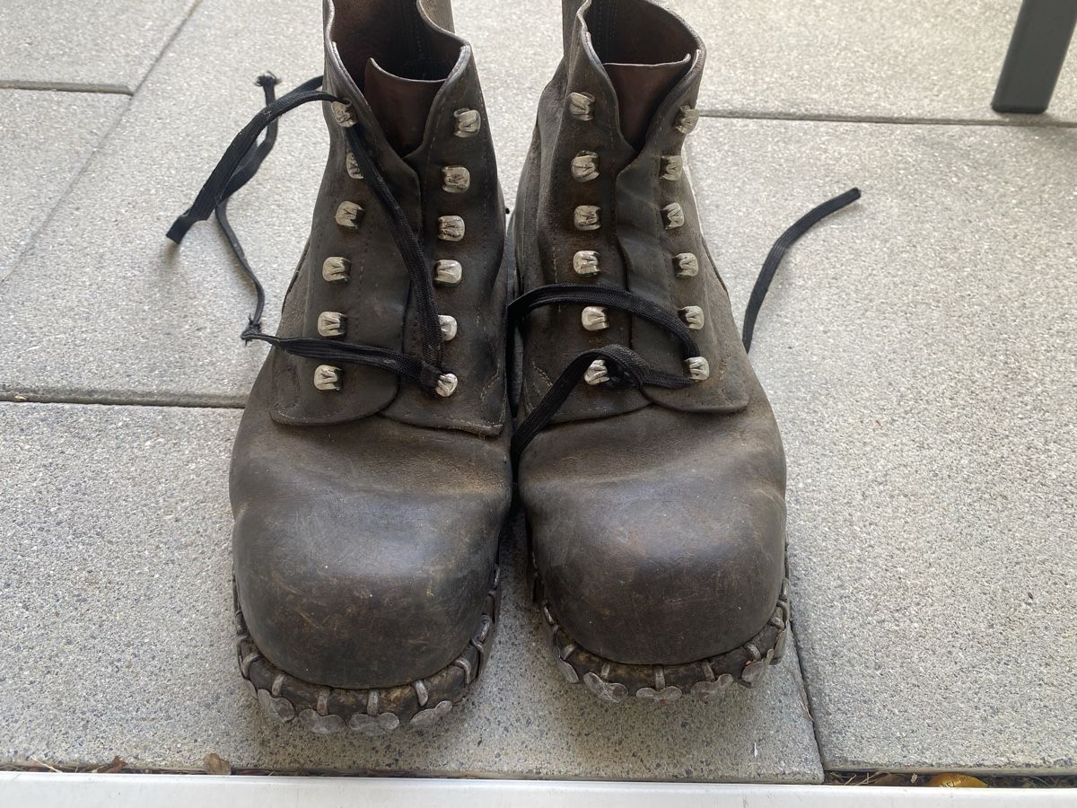 Herrenschuhe: Alte Nagelschuhe ca 42 – Gebraucht aus Mosnang von Goldwasser 1