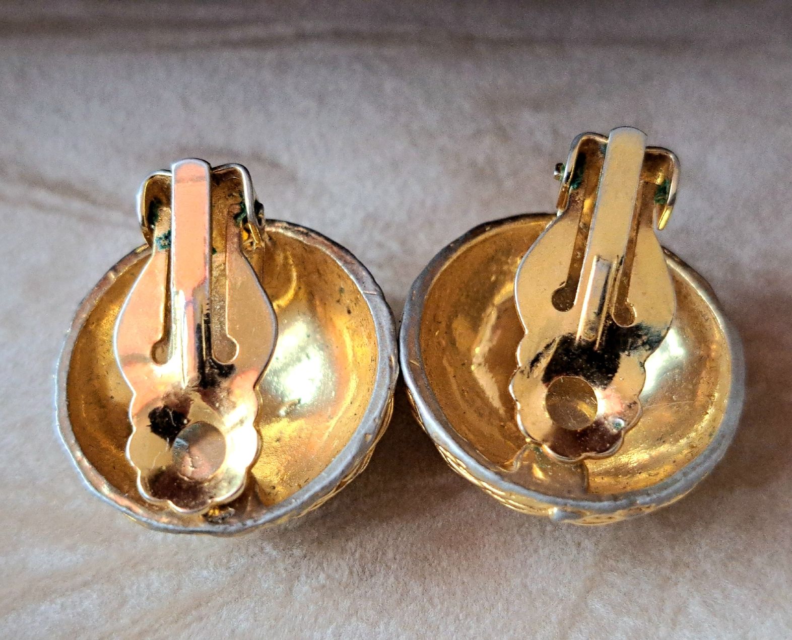 Orecchini pendenti & Orecchini a lobo: Clips d'oreilles vintage dorés – Usato da Hauterive NE venduto da ali_vintage 1