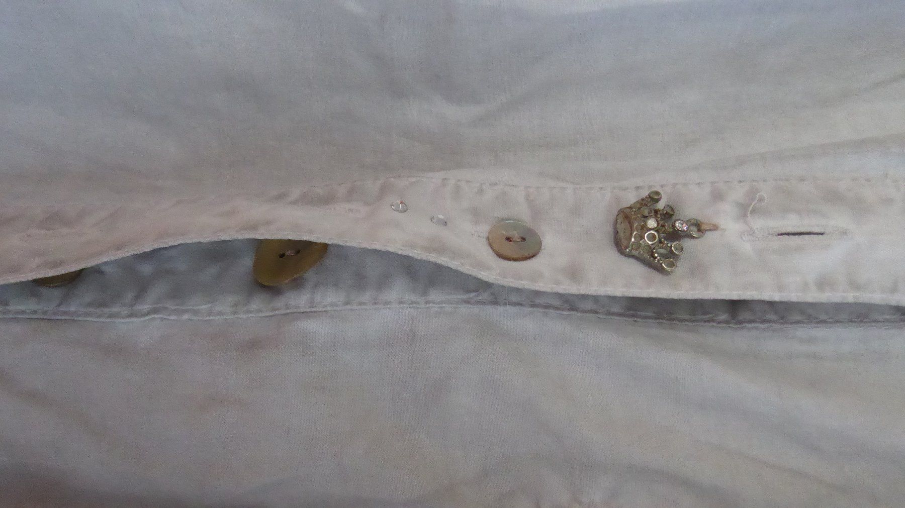 Blusen: Sehr schöne Beige Bluse Gr XL – Gebraucht aus Sargans von Benziner 4