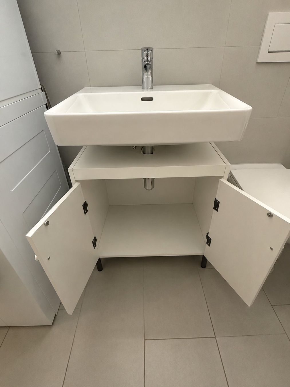 Installations & Meubles: Waschbeckenunterschrank – D'occasion à Bülach par Murmy 1