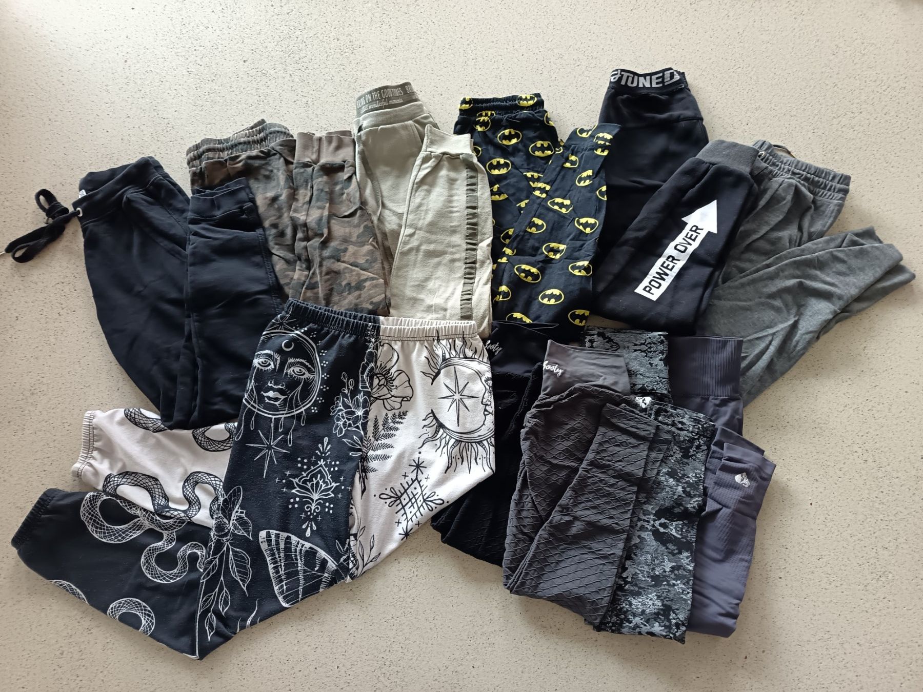 Lotti di vestiti: 65-teiliges Kleiderpaket XS & S – Usato da Altstätten SG venduto da Akitoichiro 2