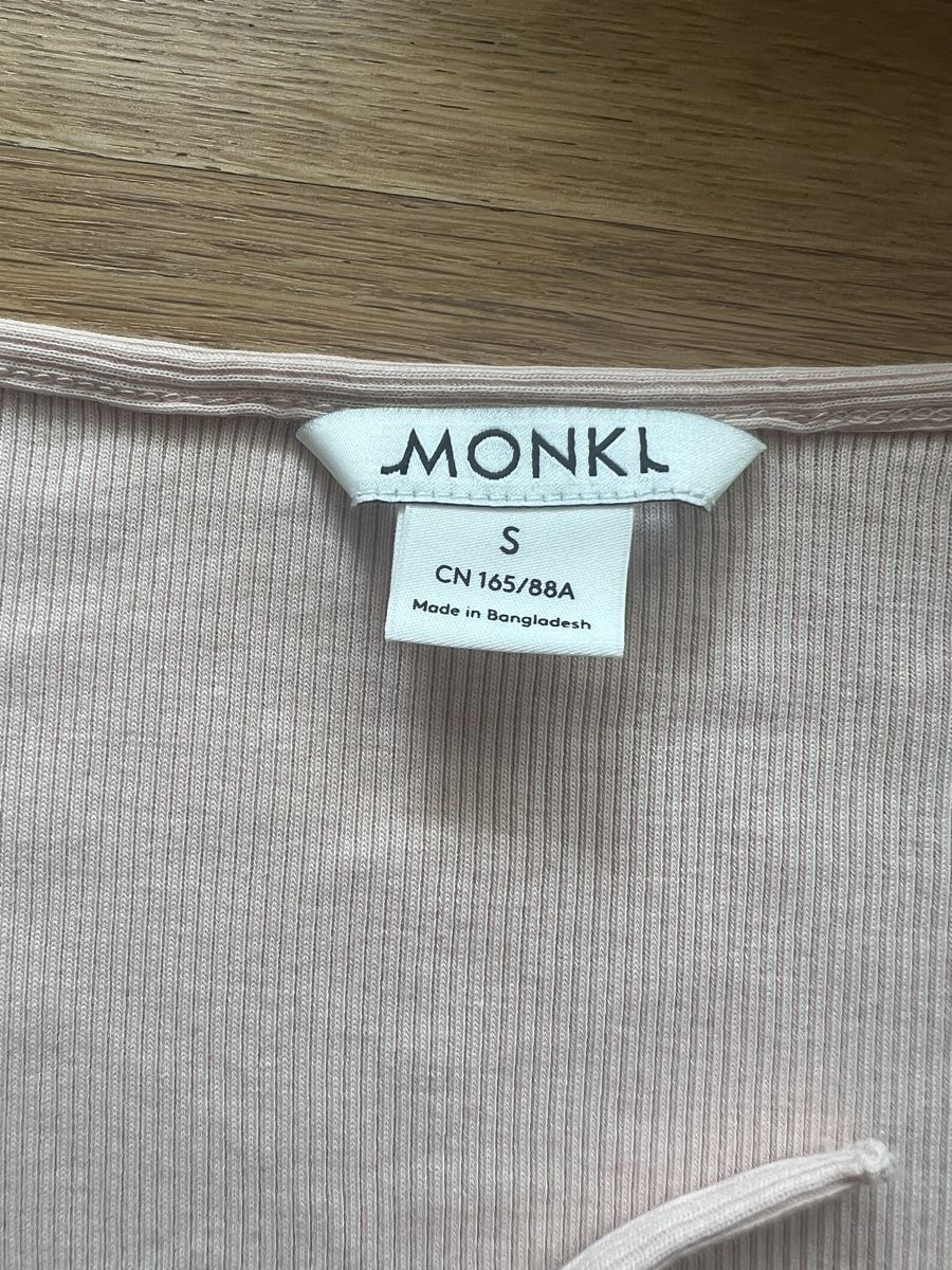 Monki T-shirt: Monki Tshirt – Nuovo (secondo la descrizione) da Bern venduto da lea_wf9x 1